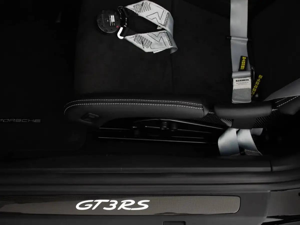 2018-porsche-911-40-gt3-rs-big-36