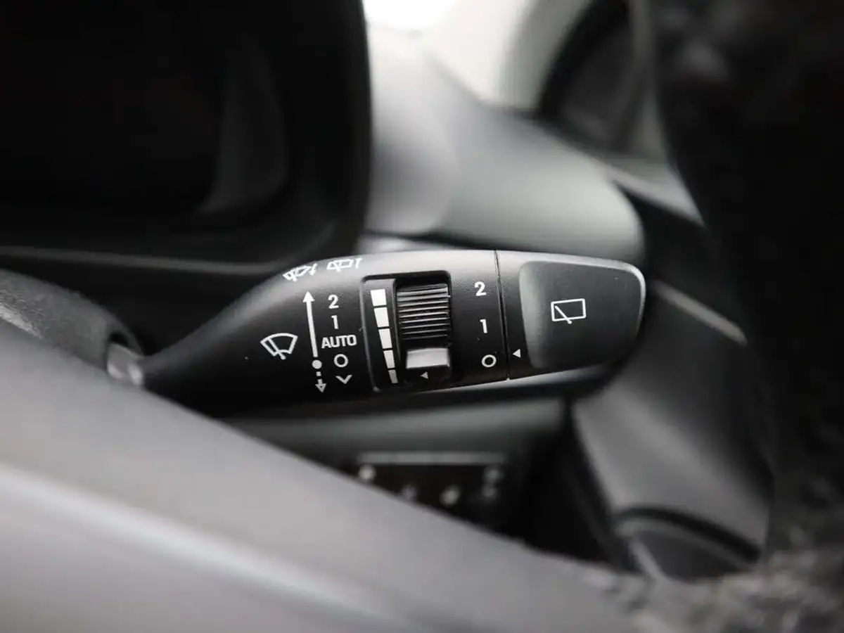 2022-hyundai-i20-10-t-gdi-premium-eclutch-imt-big-24