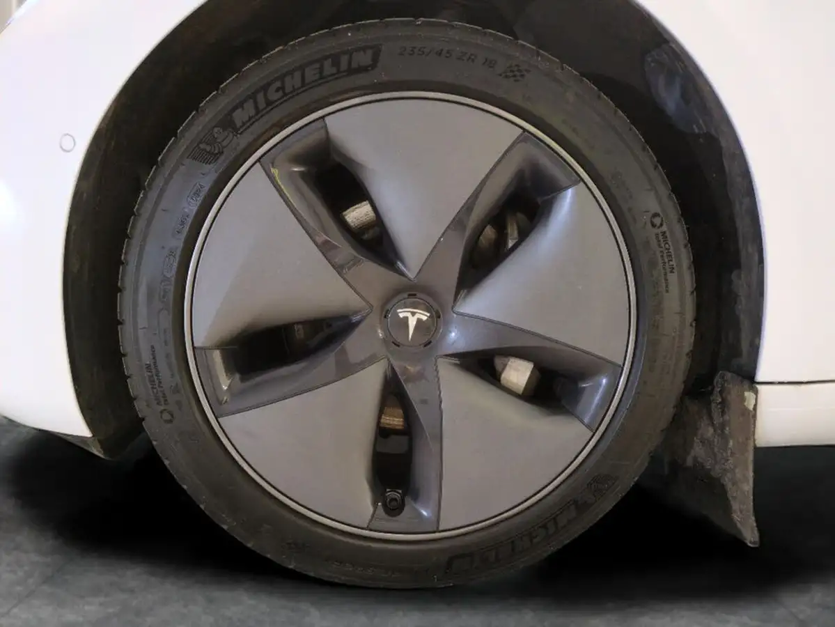2020-tesla-model-3-e-standard-plus-big-25