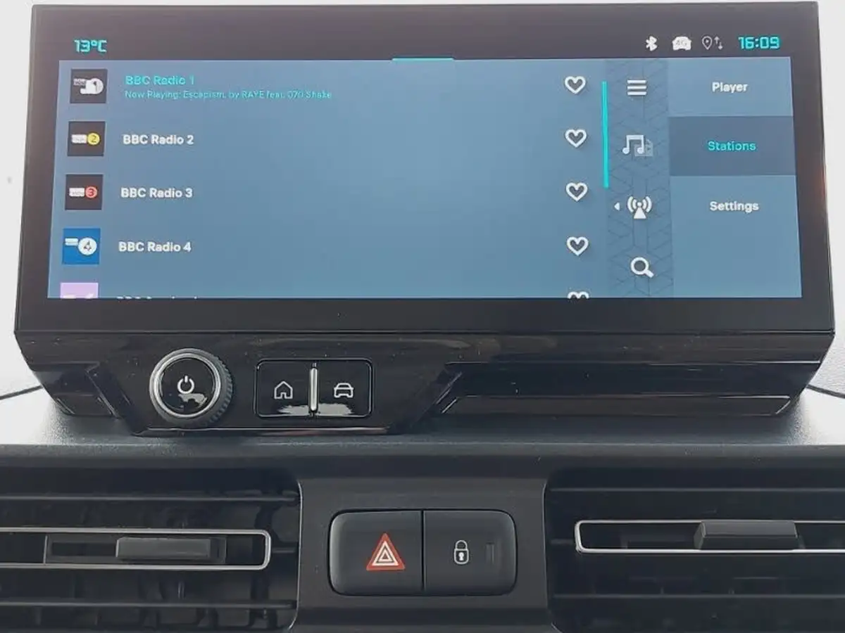 2025-citroen-berlingo-15bluehdi-plus-m-size-130ps-eat8-big-12