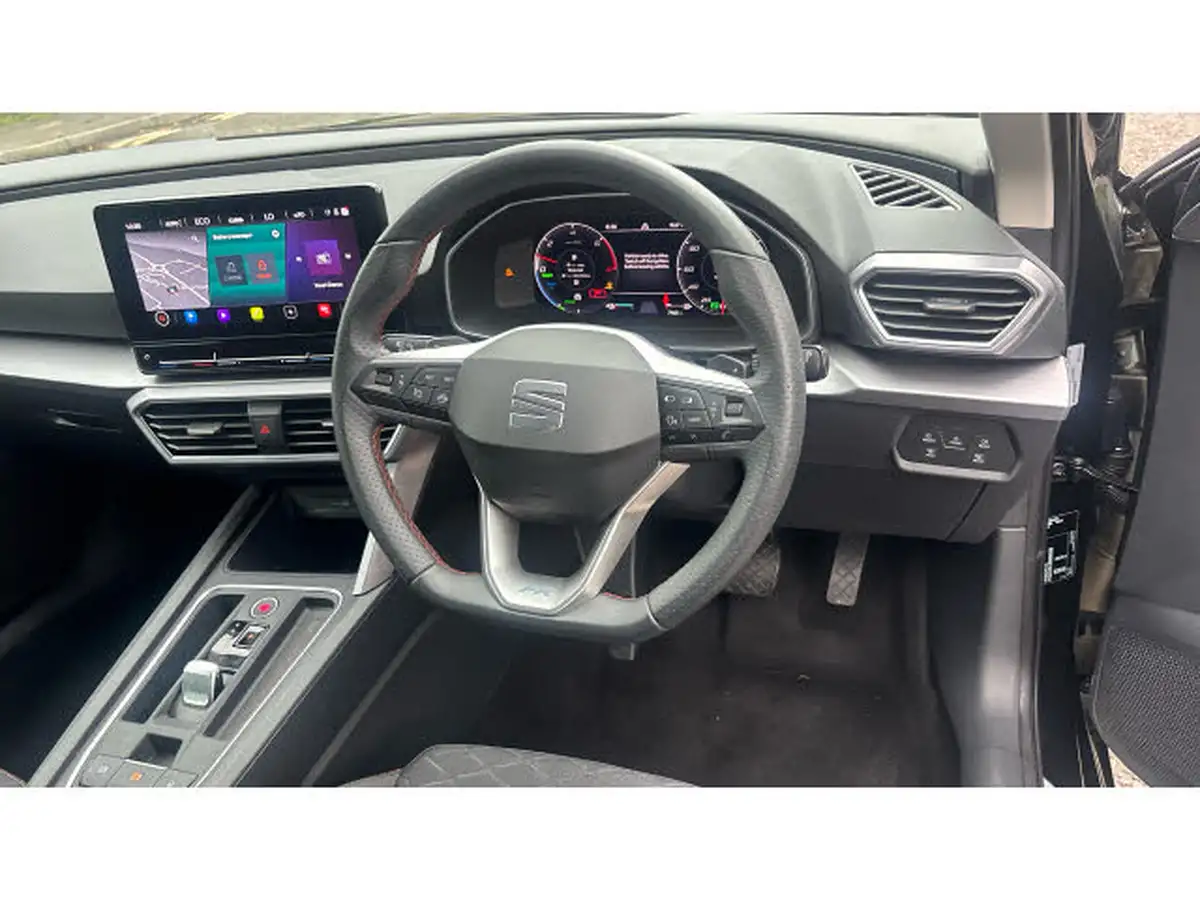 2024-seat-leon-14-e-hybrid-fr-hatchback-big-9