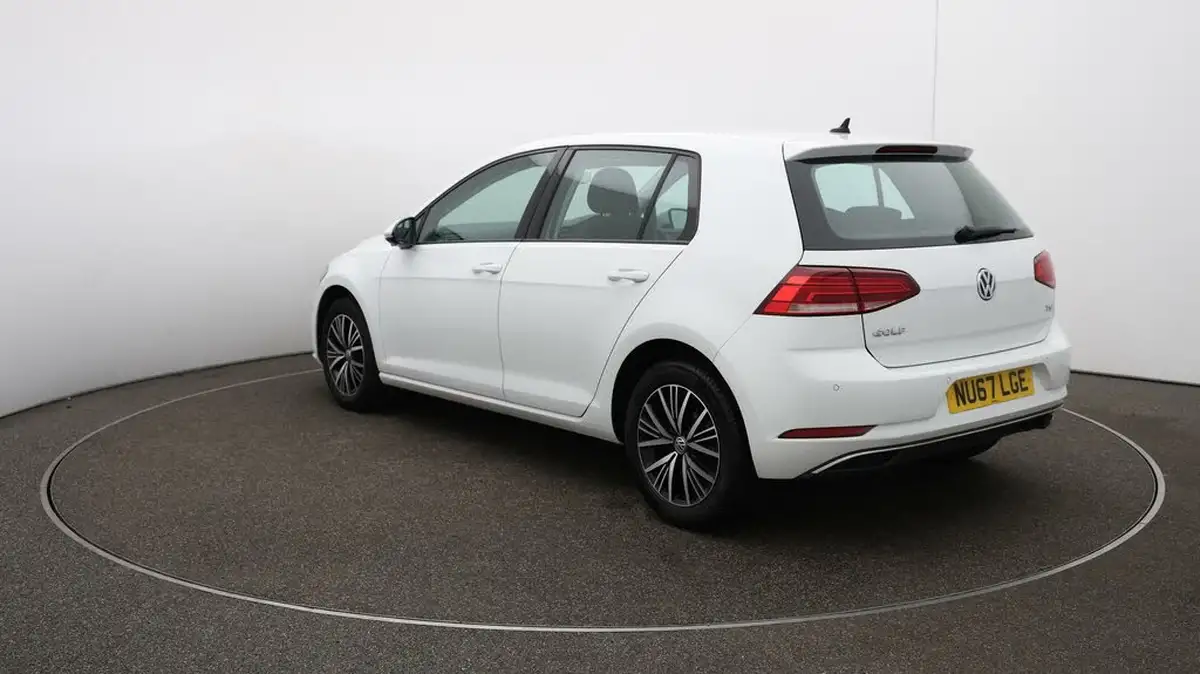 2017-volkswagen-golf-10-tsi-se-ss-hatchback-5d-big-62