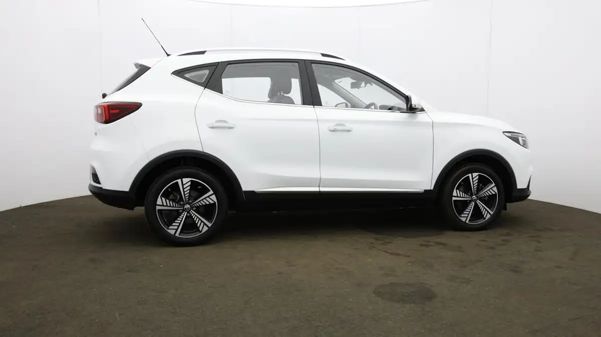 2021-mg-zs-suv-e-exclusive-ev-big-45