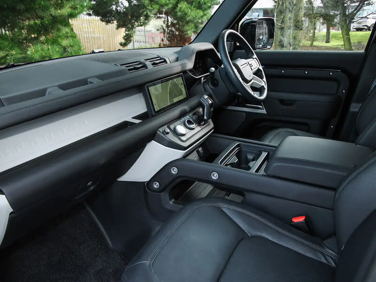 2024-land-rover-110-defender-30-d250-xs-edition-big-4