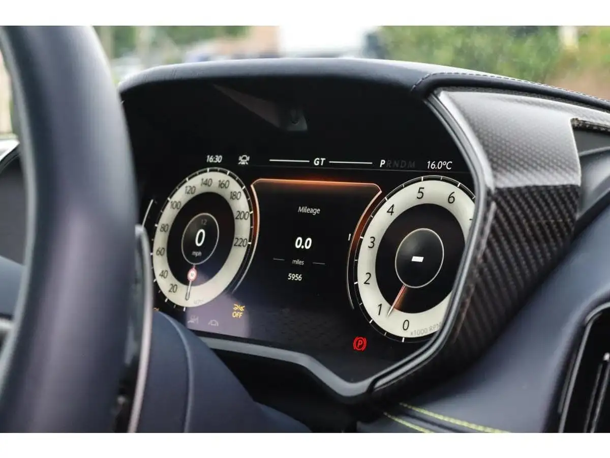 2024-aston-martin-dbx-40-v8-big-5