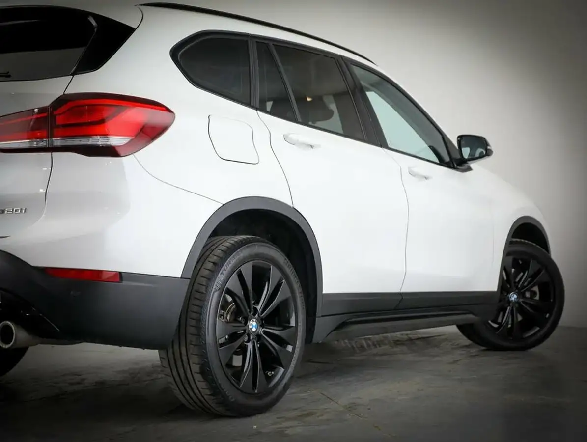 2021-bmw-x1-20-sdrive20i-sport-big-8