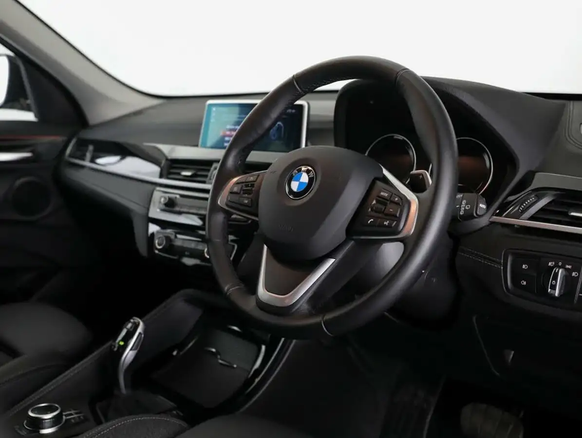 2021-bmw-x1-20-sdrive20i-sport-big-36