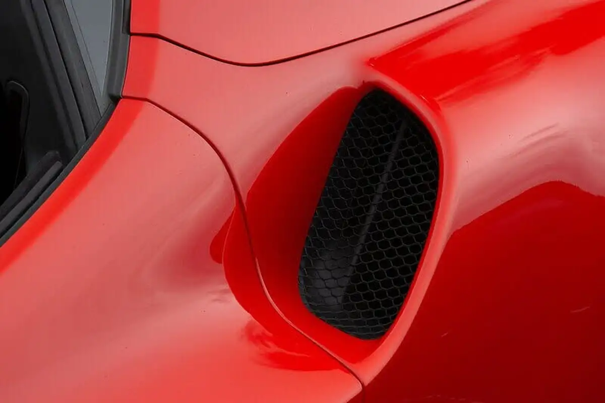 2023-ferrari-296-gts-big-16