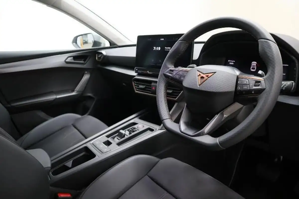 2024-cupra-leon-nf-15-etsi-v1-design-edition-hatchback-big-7