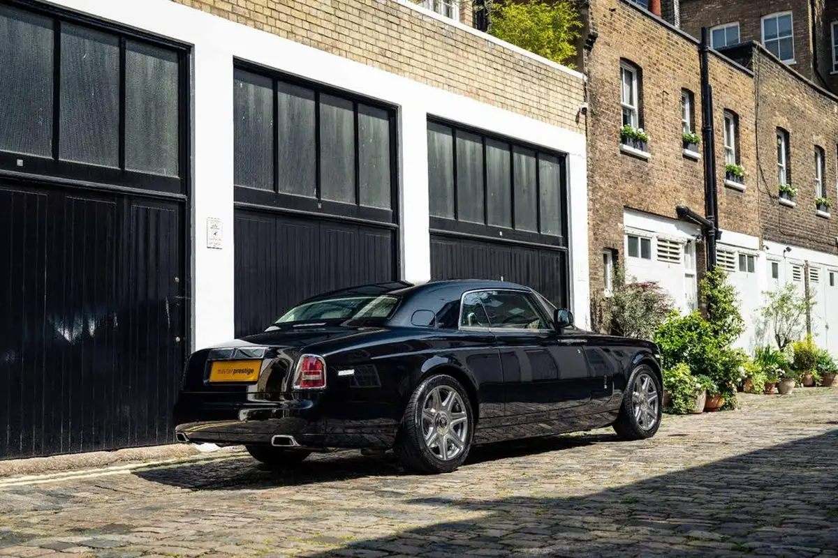 2016-rolls-royce-phantom-big-13