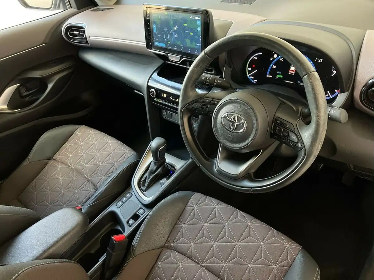 2023-toyota-yaris-cross-15-vvt-i-excel-awd-i-big-7