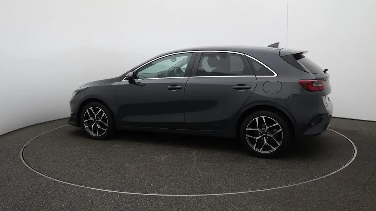 2022-kia-ceed-15-t-gdi-3-hatchback-big-47