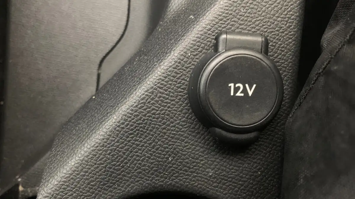 2022-peugeot-208-12-puretech-active-premium-75ps-big-24