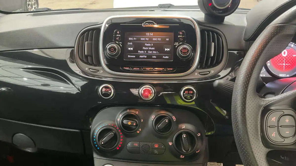 2019-abarth-595-14-tjet-big-10