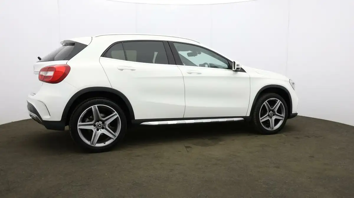 2018-mercedes-benz-gla-class-16-gla-200-amg-line-154bhp-big-57