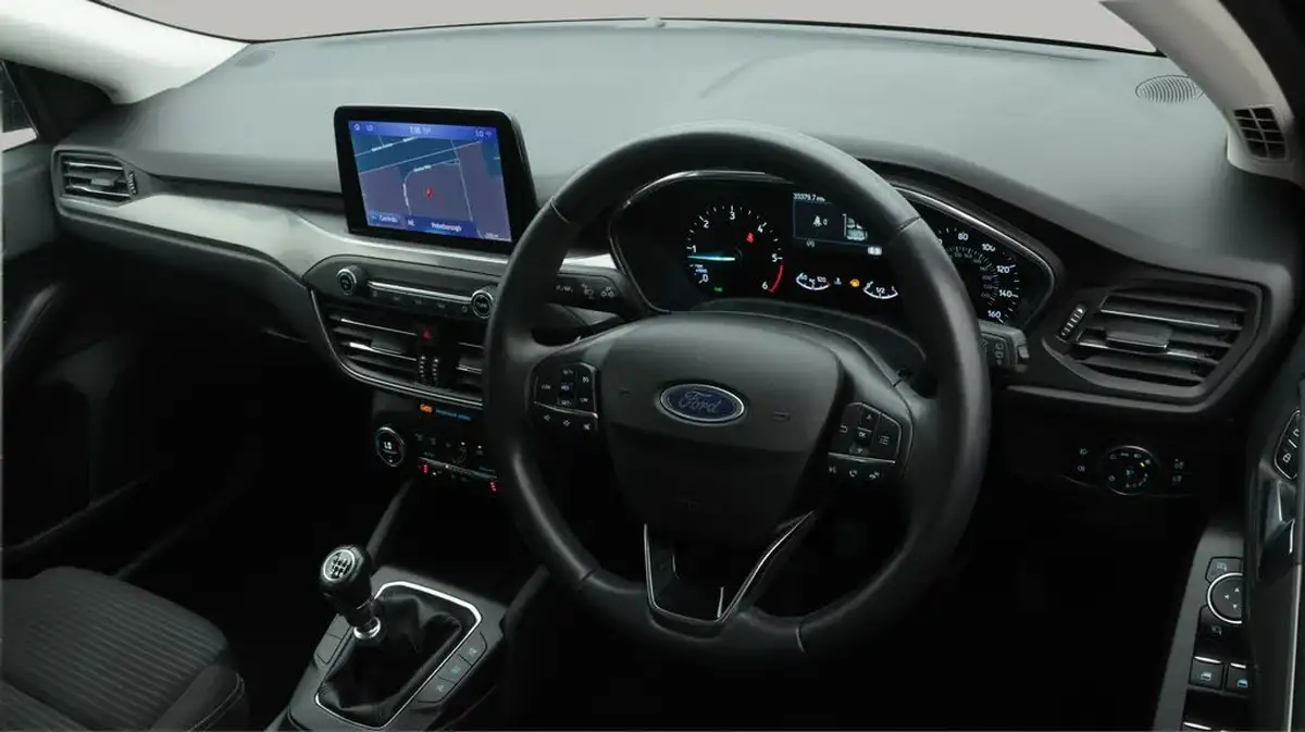 2020-ford-focus-15-titanium-hatchback-big-9