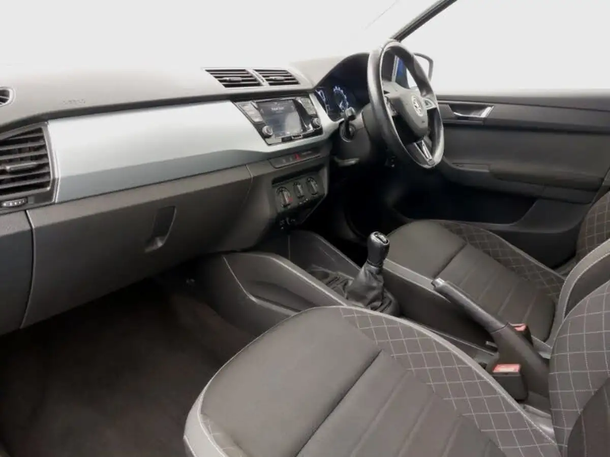 2018-skoda-fabia-10-mpi-se-ss-hatchback-big-4