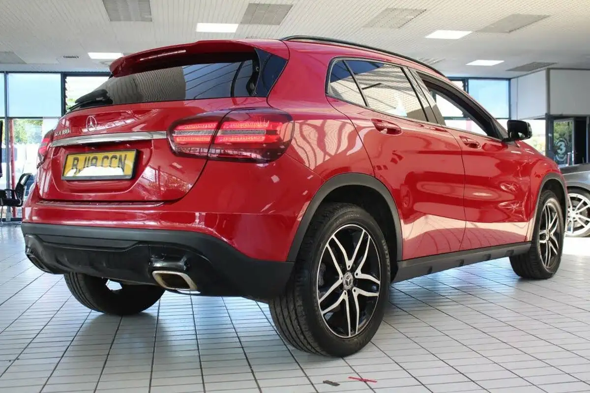 2019-mercedes-benz-gla-class-16-gla-180-urban-edition-ss-big-7