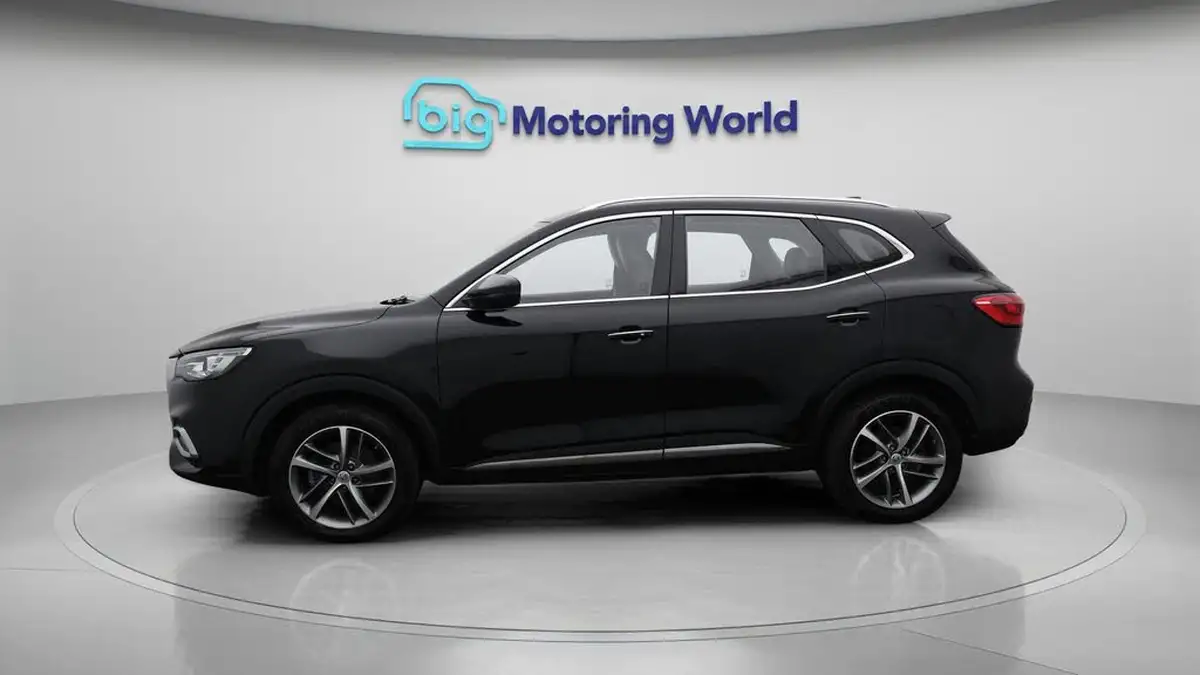 2022-mg-hs-15t-gdi-exclusive-162ps-big-4