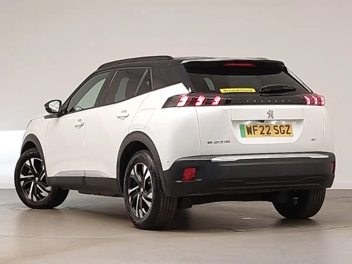 2022-peugeot-2008-suv-e-gt-big-1