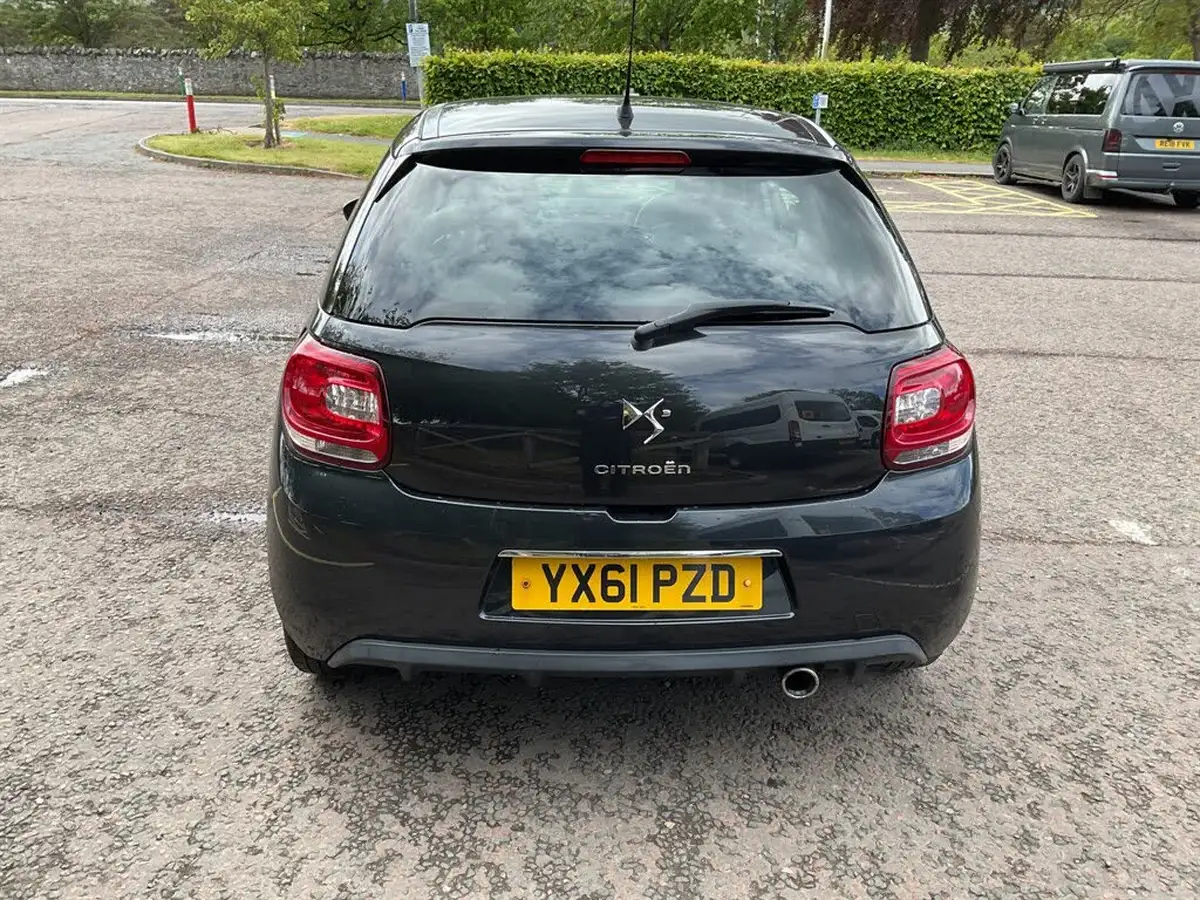 2011-citroen-ds3-16-dstyle-big-4