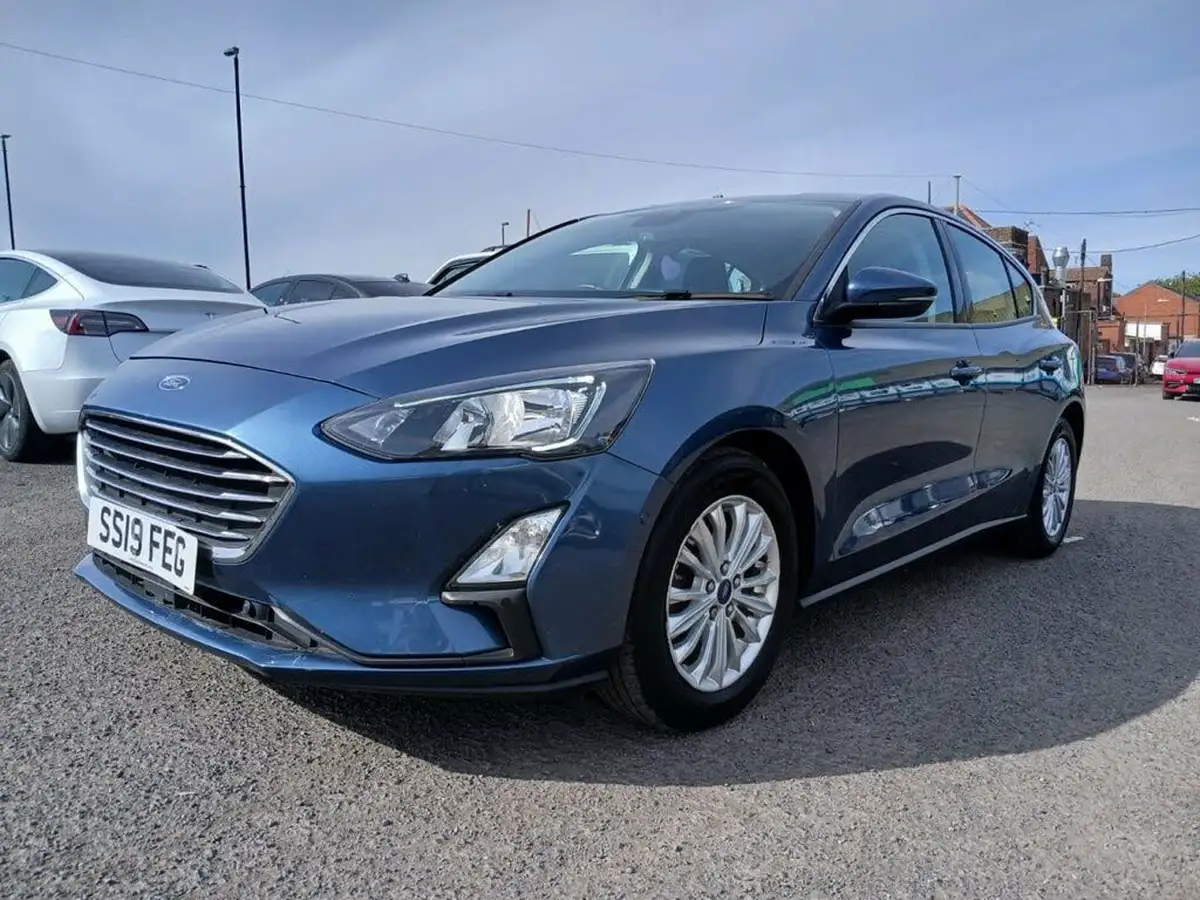 2019-ford-focus-10t-titanium-hatchback-big-17