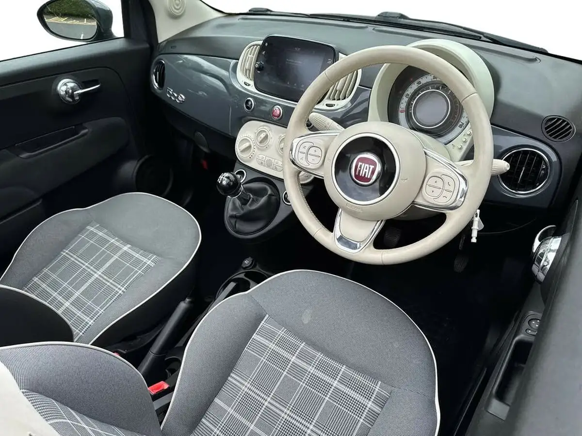 2019-fiat-500c-12-lounge-big-14