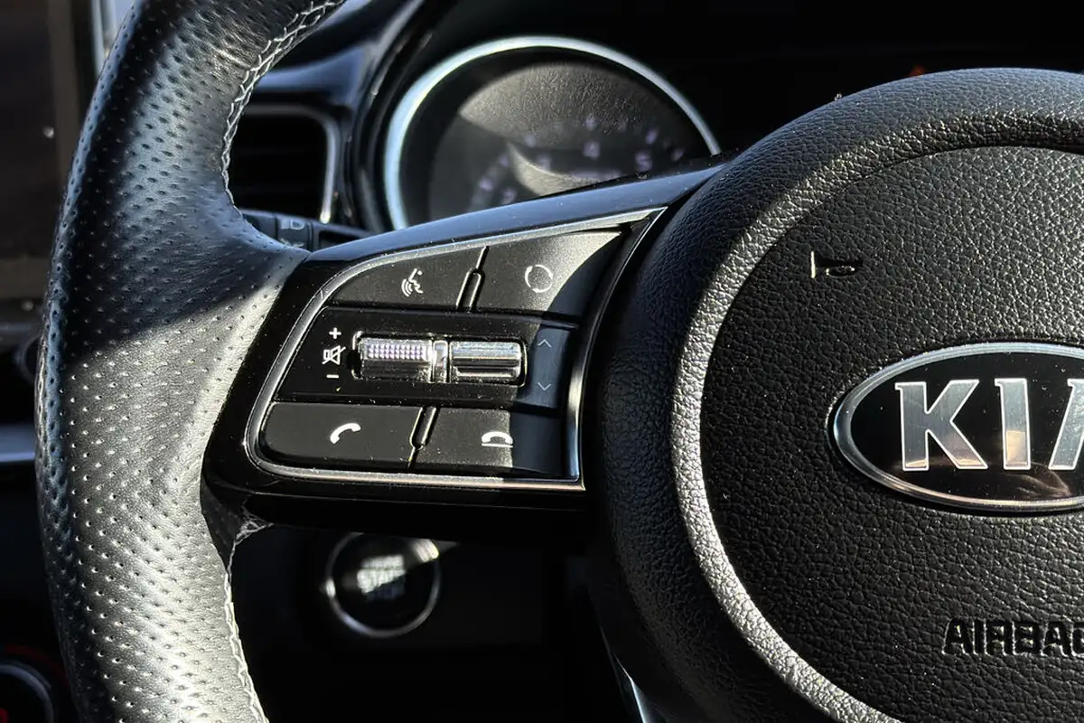 2021-kia-ceed-15-t-gdi-gt-line-big-15