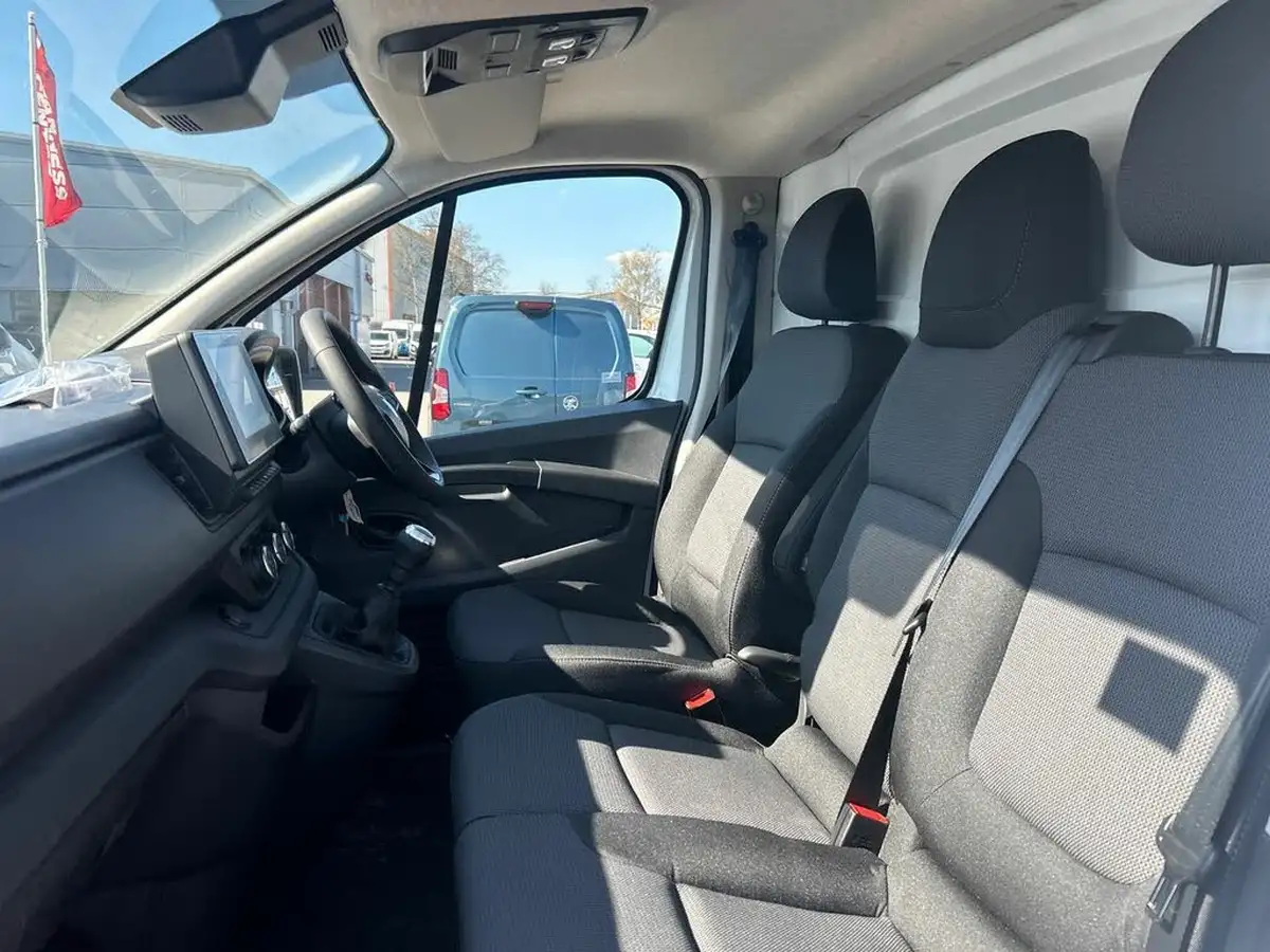 2025-renault-trafic-20dci-ll30-130-advance-panel-big-7