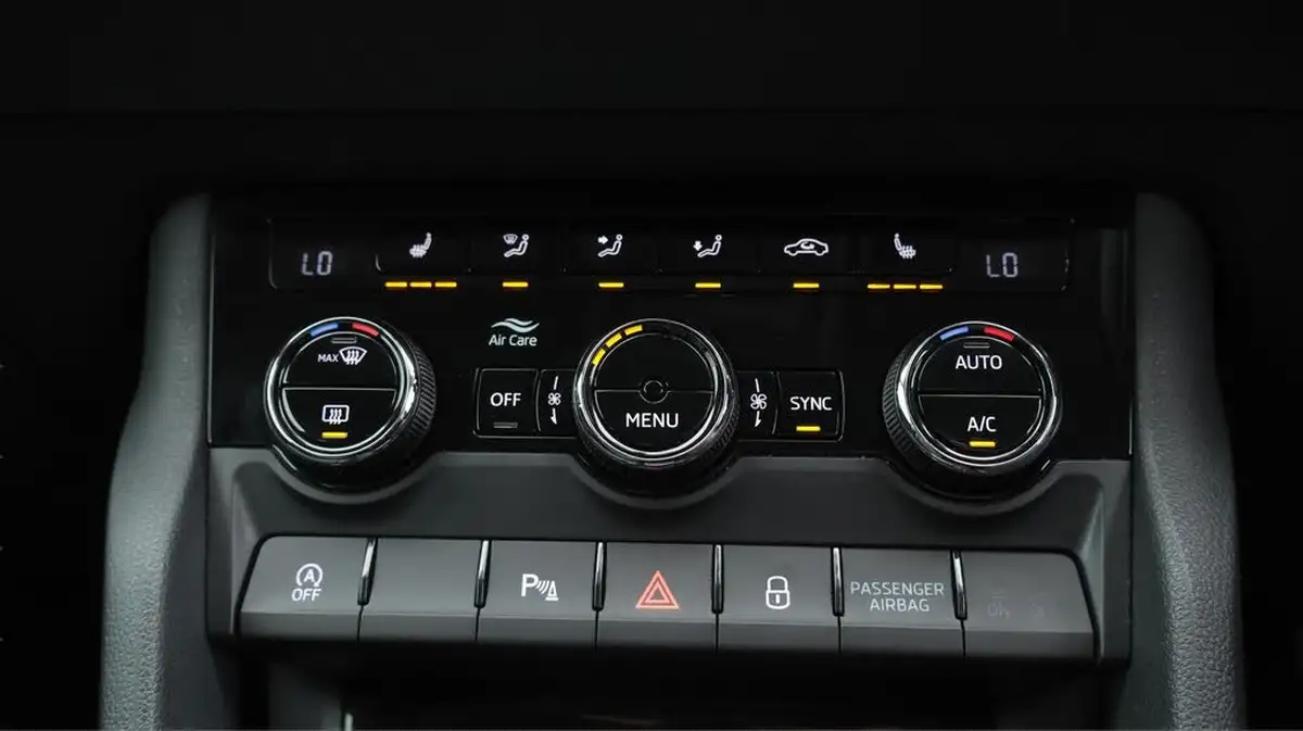 2019-skoda-karoq-15-tsi-se-l-dsg-big-12