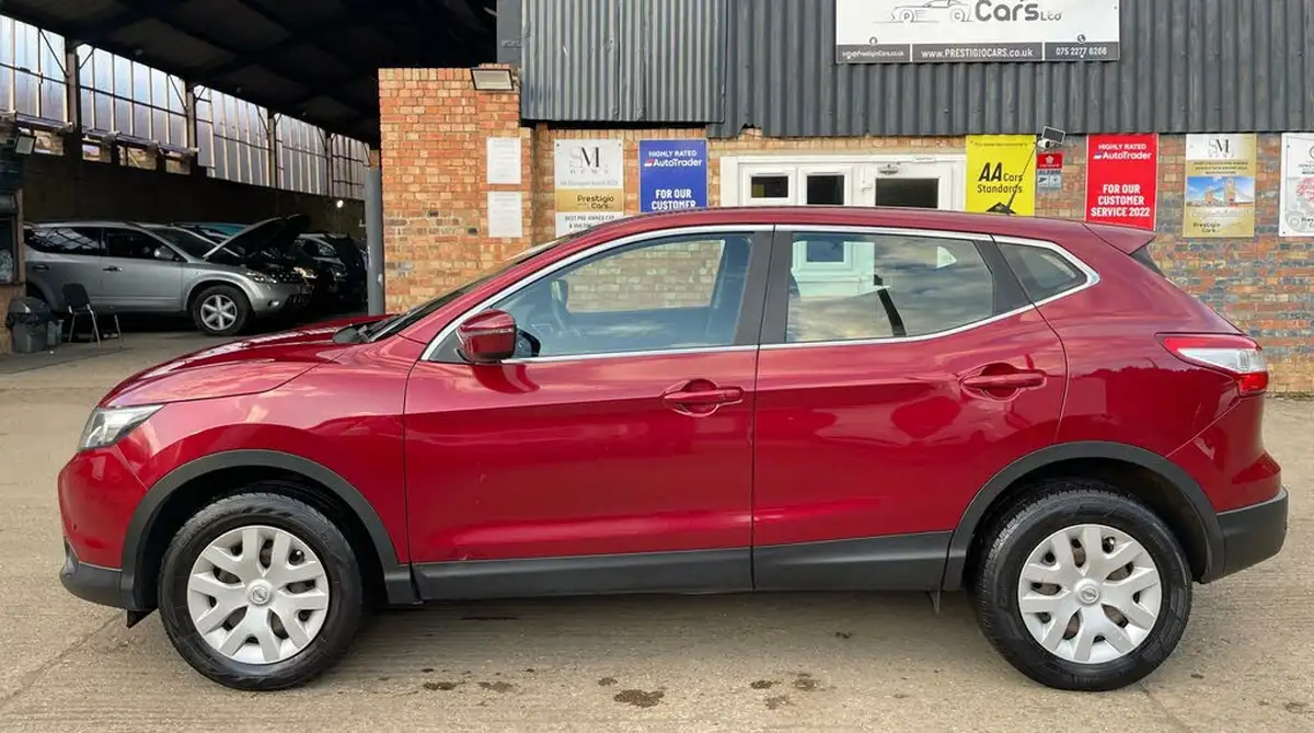 2015-nissan-qashqai-15dci-visia-smart-vision-pack-big-5