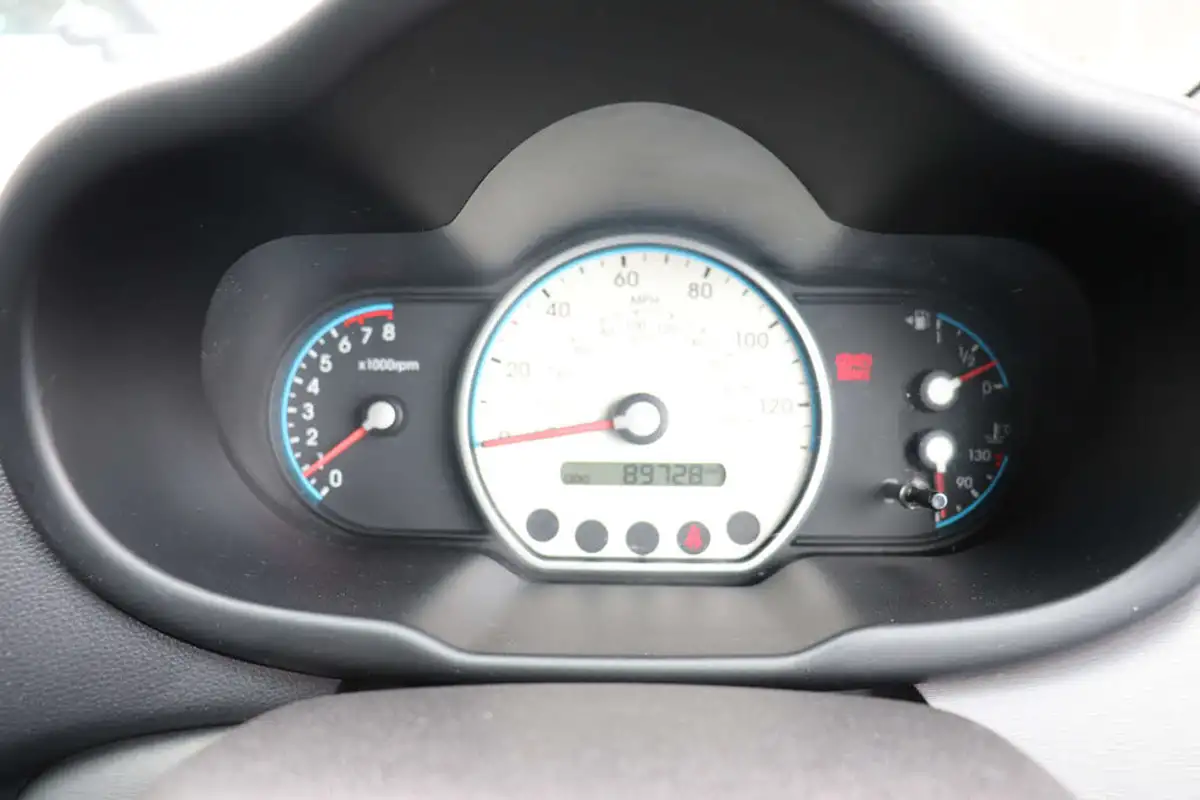 2009-hyundai-i10-12-classic-big-27