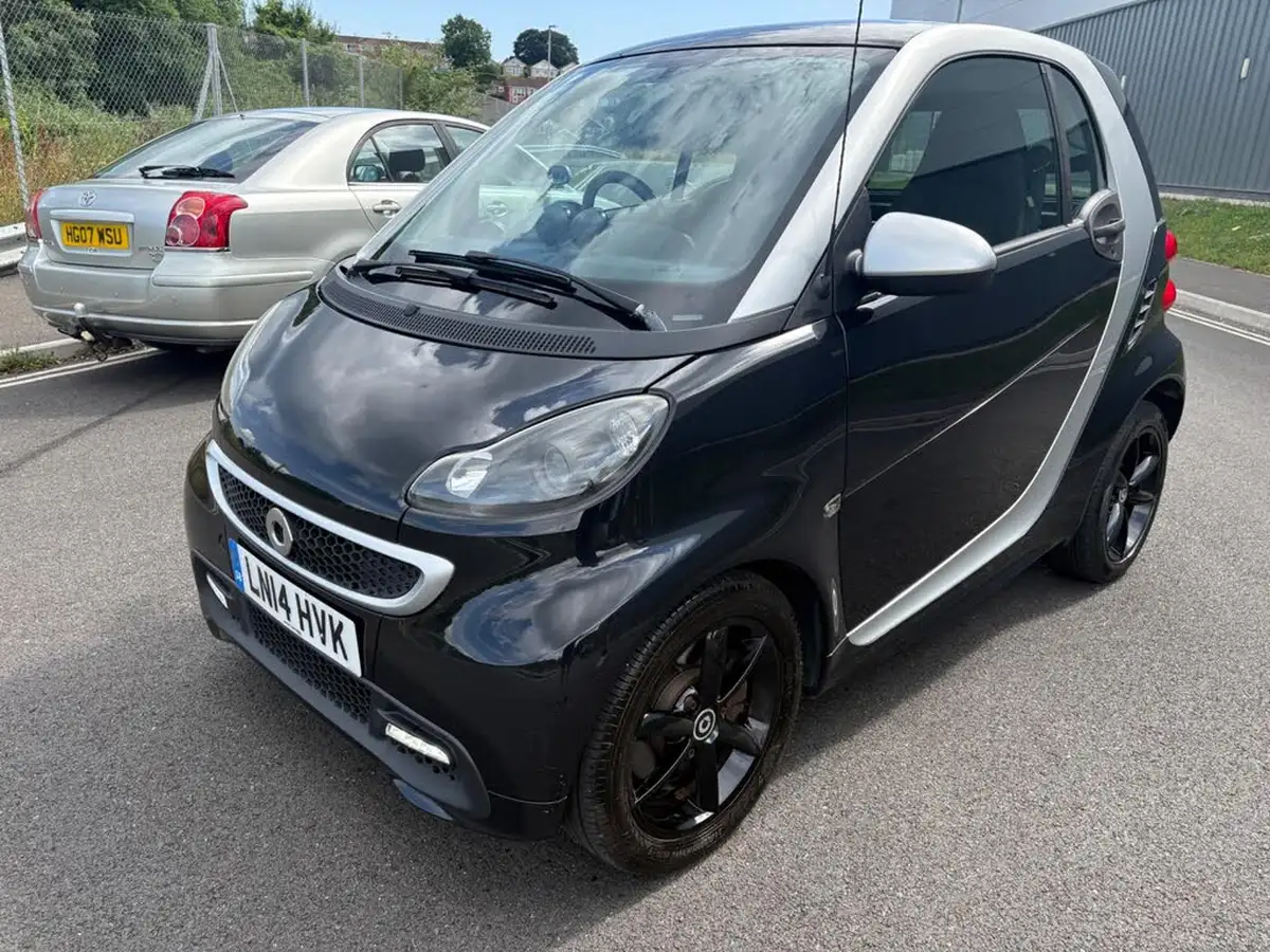 2014-smart-fortwo-10-grandstyle-mhd-71bhp-coupe-big-9