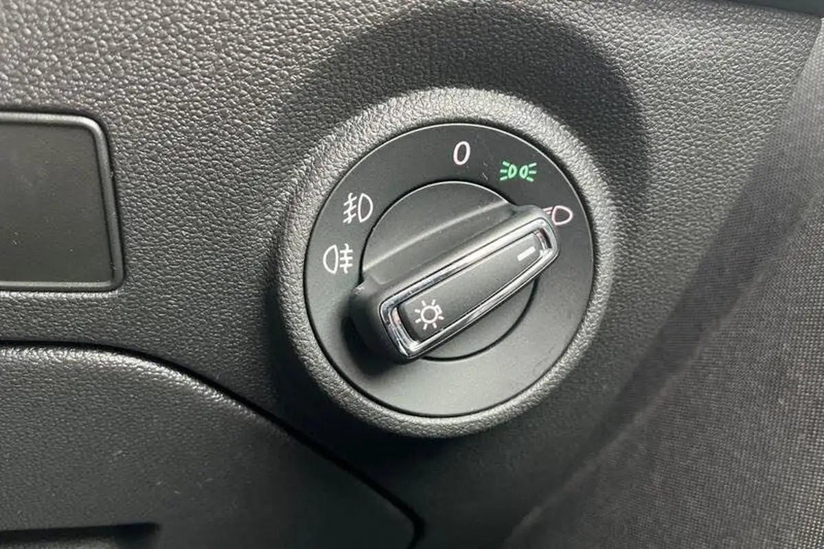 2018-seat-leon-14-tsi-fr-technology-hatchback-5d-big-35