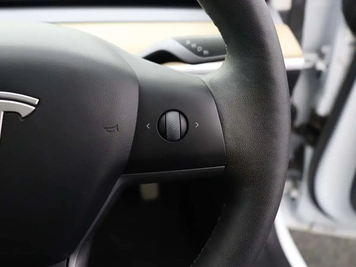 2021-tesla-model-3-e-long-range-awd-big-36