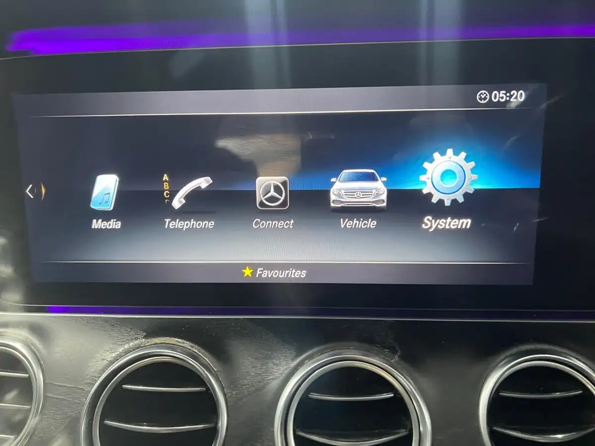 2019-mercedes-benz-e-class-20d-e220d-amg-line-saloon-4d-plus-big-22