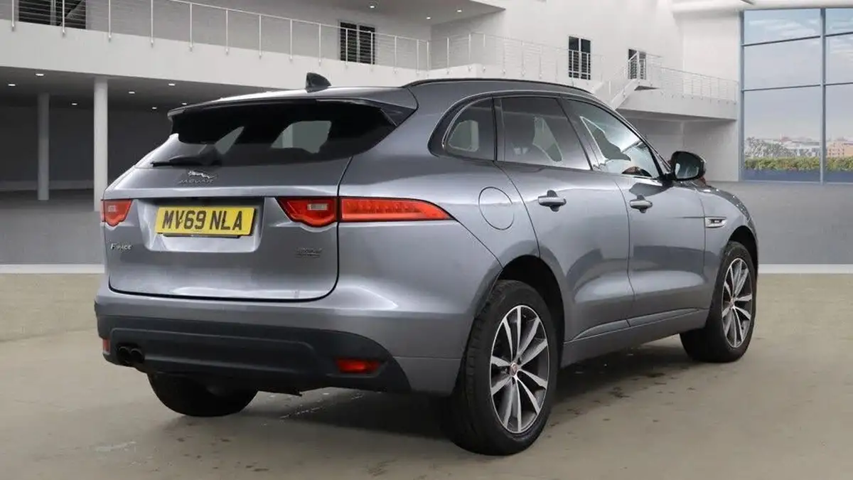 2019-jaguar-f-pace-20-i4d-r-sport-180ps-awd-auto-big-9