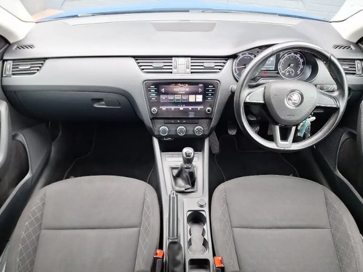 2019-skoda-octavia-10-tsi-s-hatchback-big-2