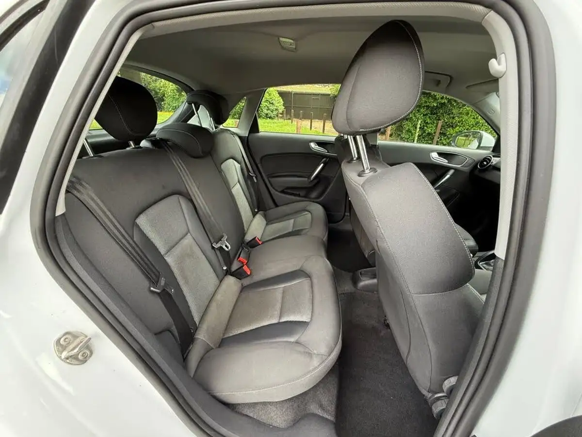 2013-audi-a1-14-tfsi-122ps-sportback-5d-1390cc-s-tronic-big-33