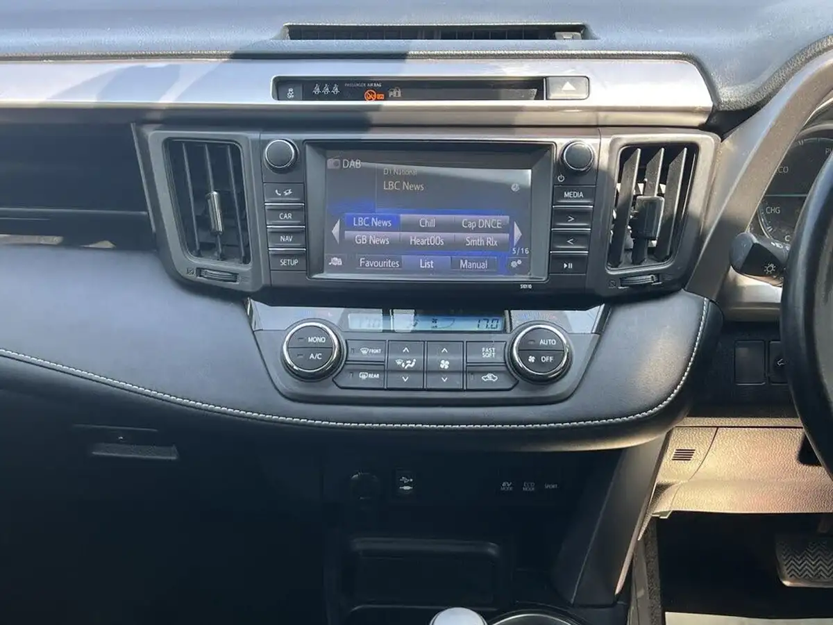 2016-toyota-rav4-25-vvt-i-business-edition-plus-tss-navi-cvt-big-33