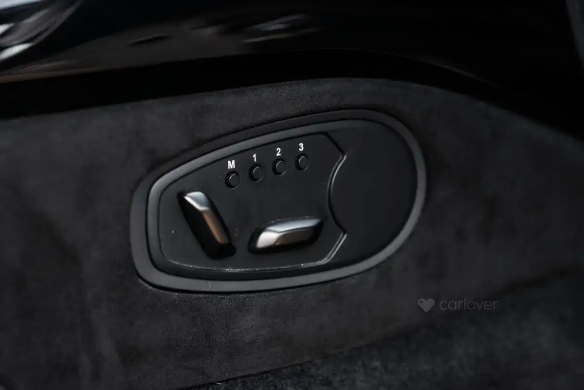 2021-aston-martin-vantage-40-v8-vantage-coupe-big-69