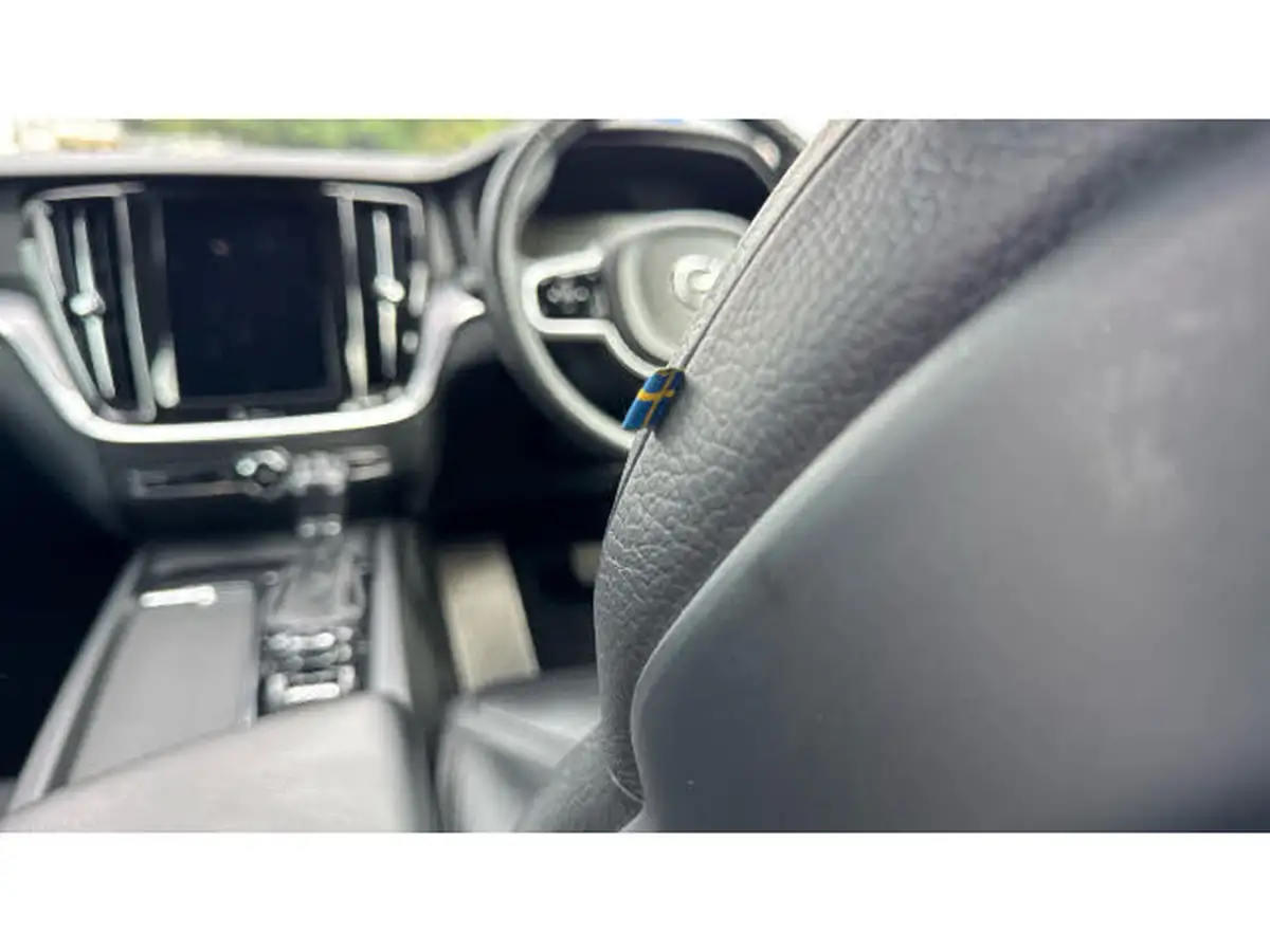 2019-volvo-v60-20td-d4-cross-country-big-21
