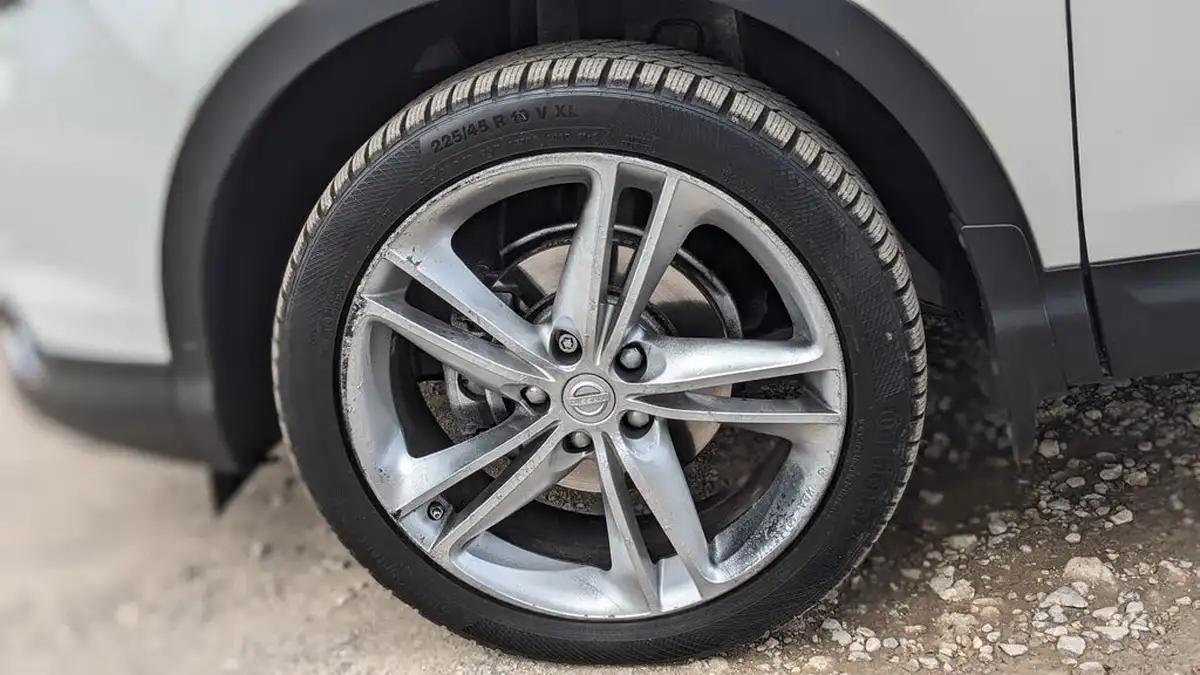 2014-nissan-qashqai-12-acenta-premium-big-11