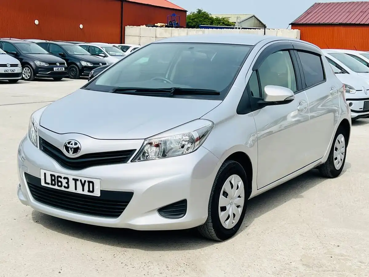 2014-toyota-yaris-133-tr-5d-m-drive-s-big-0