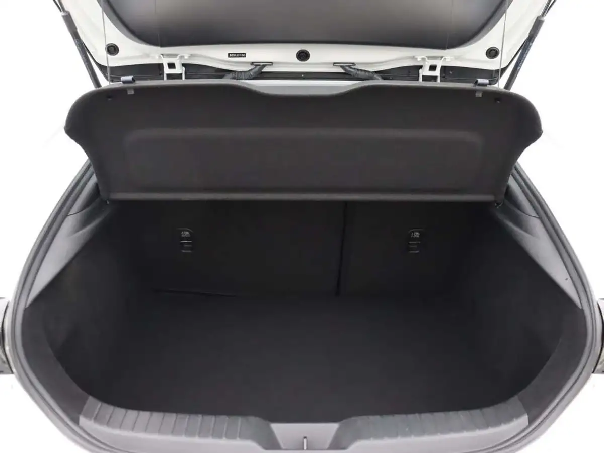 2024-mazda-mazda3-20-e-skyactiv-g-prime-line-big-28