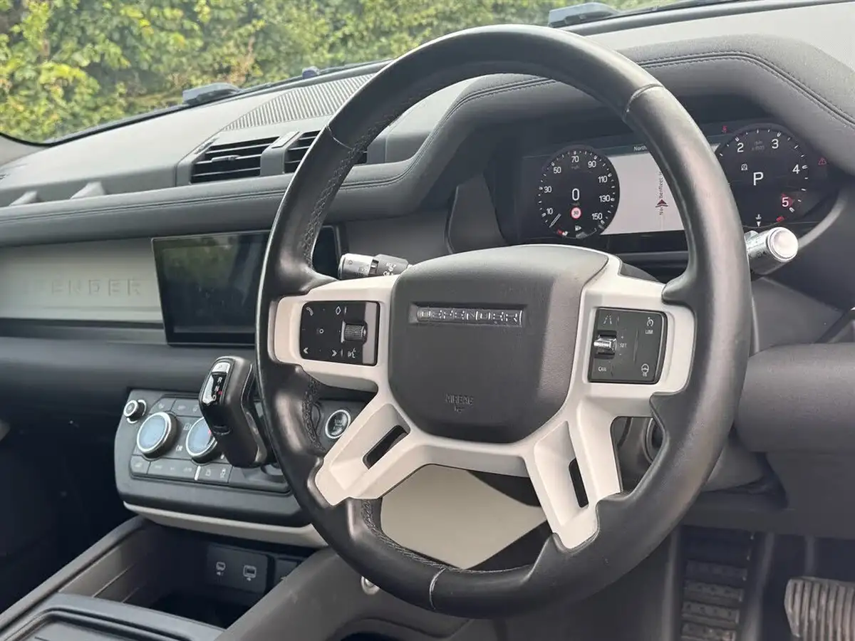 2020-land-rover-110-defender-20-d240-se-110-big-8