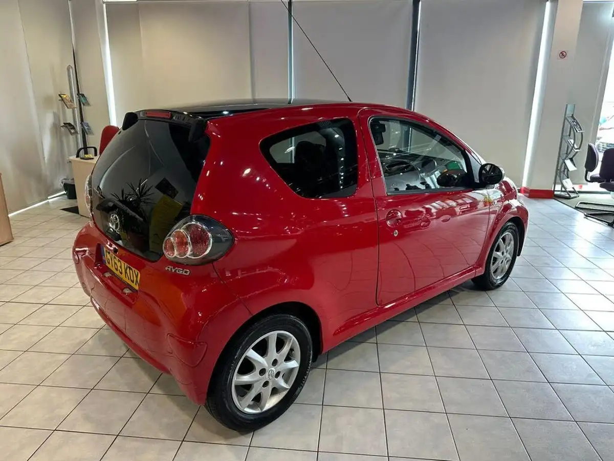 2013-toyota-aygo-10-mode-ac-3d-big-8
