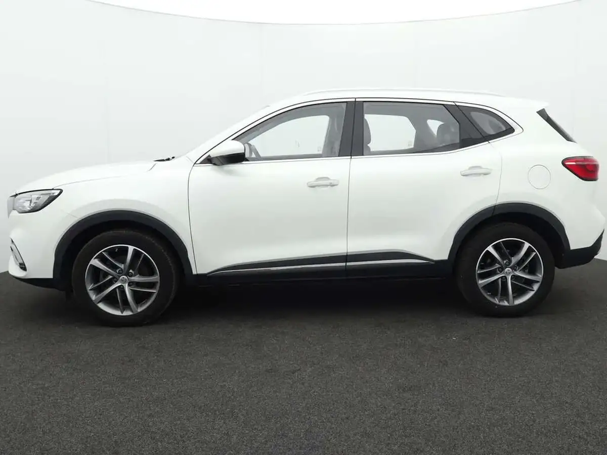2022-mg-hs-15t-gdi-excite-162ps-big-4
