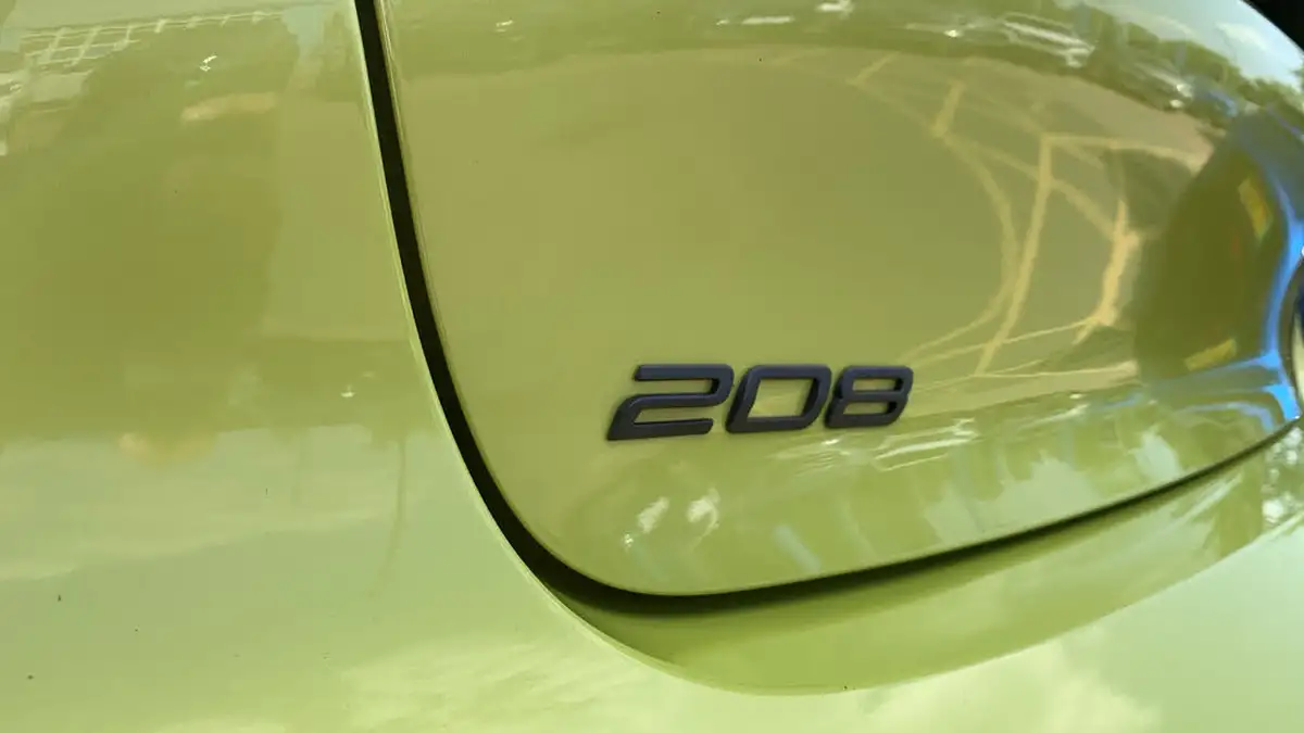 2024-peugeot-208-12-puretech-gt-136ps-hybrid-e-dsc6-big-36