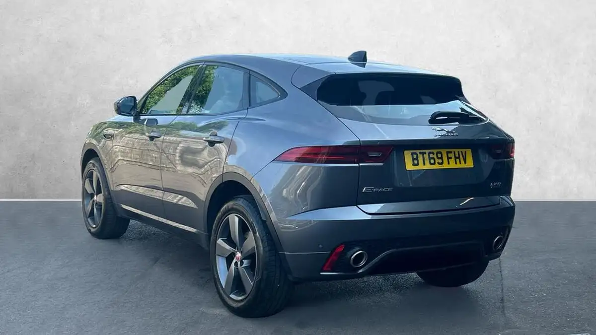 2019-jaguar-e-pace-20-i4d-chequered-flag-180ps-big-1